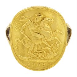 King Edward VII 1902 gold full sovereign curved coin ring, on 9ct gold soldered shank