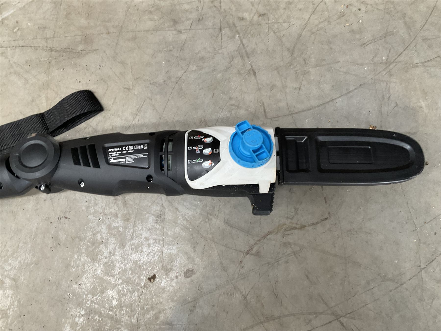 Erbauer ERBRT3-240 router and a MacAllister MPS750-2 pole chainsaw