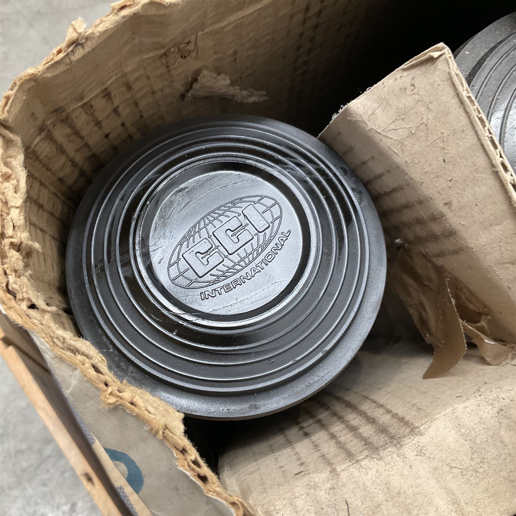 Bowman trap with quantity of clay pigeons  - THIS LOT IS TO BE COLLECTED BY APPOINTMENT FROM DUGGLEBY STORAGE, GREAT HILL, EASTFIELD, SCARBOROUGH, YO11 3TX