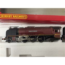 Hornby ‘00’ gauge - Class N15 4-6-0 ‘Sir Dinadan’ locomotive no.795 in SR green; Coronation Class 7P 4-6-2 ‘Duchess of Sutherland’ locomotive no.6233 in LMS maroon; Class 7P 4-6-2 ‘The Princess Royal’ locomotive no.6200 in LMS maroon; Class A4 4-6-2 ‘Mallard’ locomotive no.60022 in BR green; in original boxes (4) 