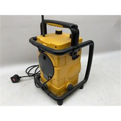 Roberts R9966 Roberts Terrain Rugged Radio