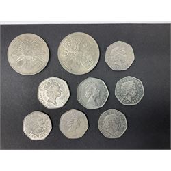 Queen Elizabeth II commemorative coins, including 1953 and 1960 crowns, two 1994 old large style fifty pence pieces, Isle of Man 1997 fifty pence, UK 1998 'NHS' fifty pence etc