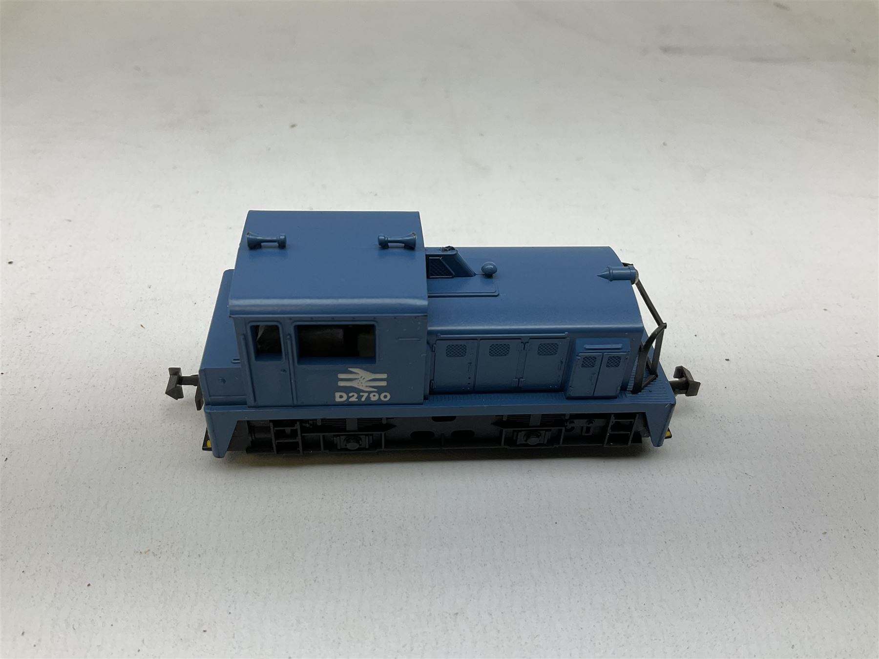 'N' gauge - Minitrix Class A4 4-6-2 locomotive 'Mallard' No.60022; in hard perspex case; Lima Diesel Shunter No.D2790; boxed; 0-6-0 locomotive 'Margaret' with four Colin Ashby EDLR coaches and three wagons; and Egger-Bahn 0-4-0 locomotive No.5 with two coaches in hard plastic boxes (13)