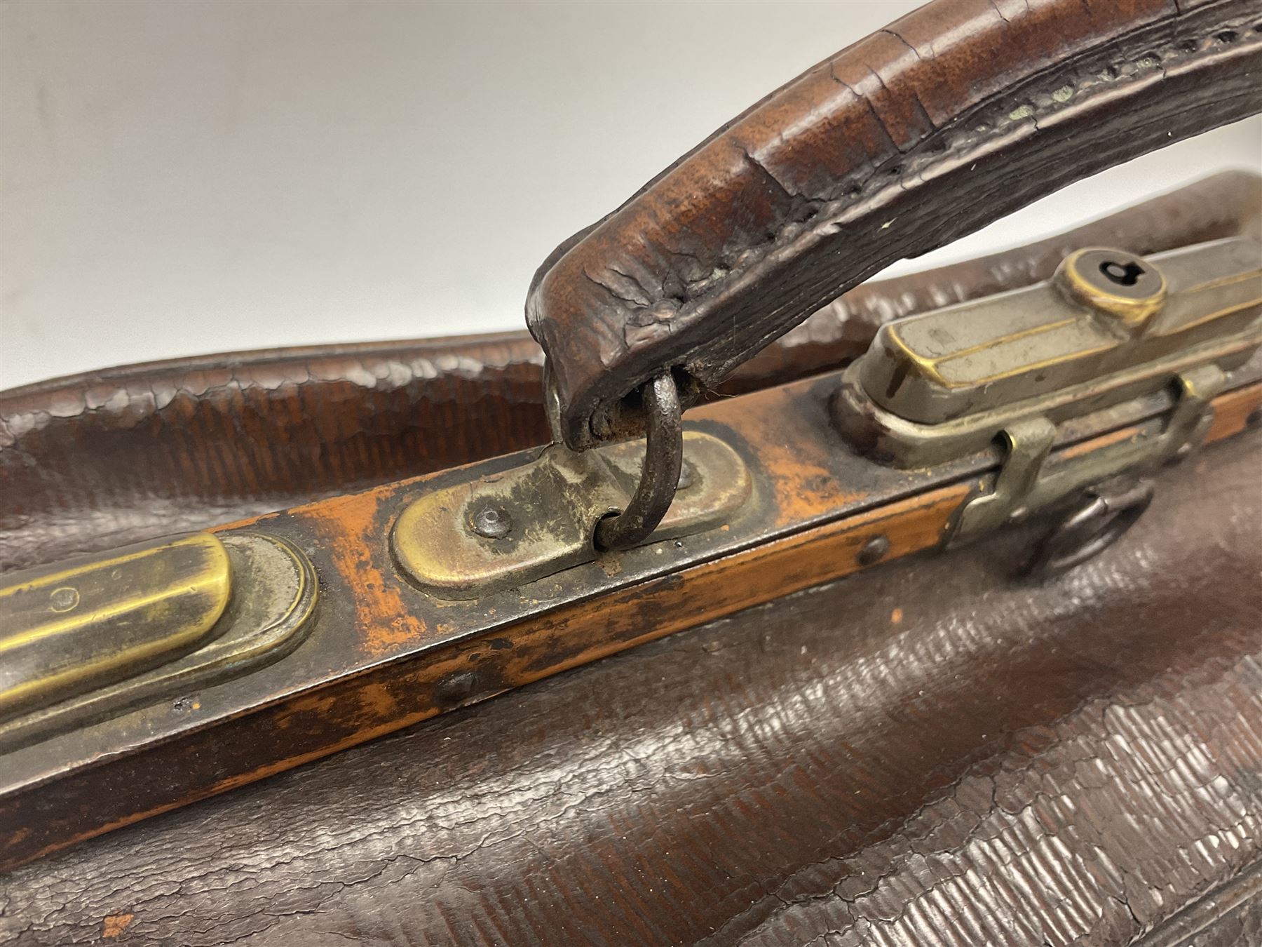 Small leather Portmanteau gentleman’s travelling toilet bag