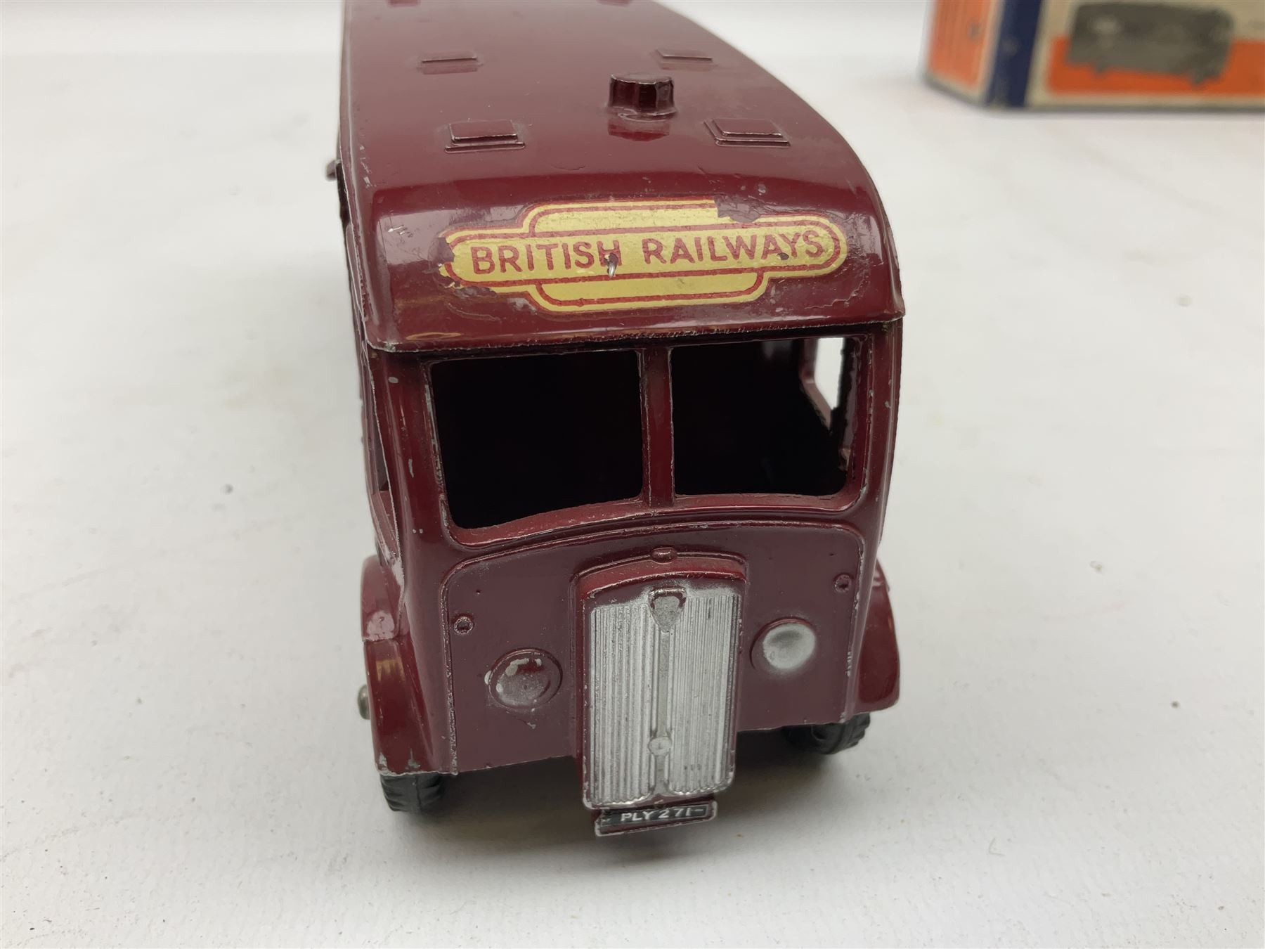 Dinky - Horse Box No.581; boxed