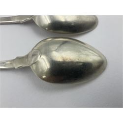 Pair of George III York silver Fiddle pattern dessert spoons, each engraved with a rampant lion crest, hallmarked James Barber & William North, York 1789