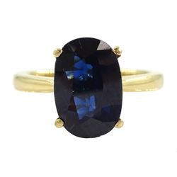 18ct gold single stone oval cut Australian sapphire ring, hallmarked, sapphire approx 2.30 carat