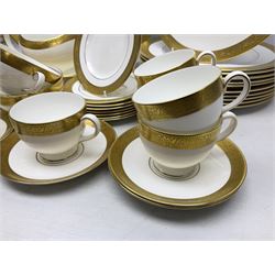 Wedgwood Ascot pattern part tea and dinner service, comprising eleven dinner plates, ten small dinner plates, nine bowls, eight dessert plates, seven saucers, nine tea cups, sauce boat and stand, milk jug, two twin handled soup bowls, serving dish and meat platter (60)