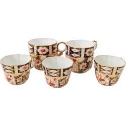 Royal Crown Derby teacups, comprising 4971 Imari pattern trio, two Imari 2541 trios and three Imari pattern 2541 cups and saucers