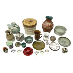 Quantity of studio pottery to include sq
