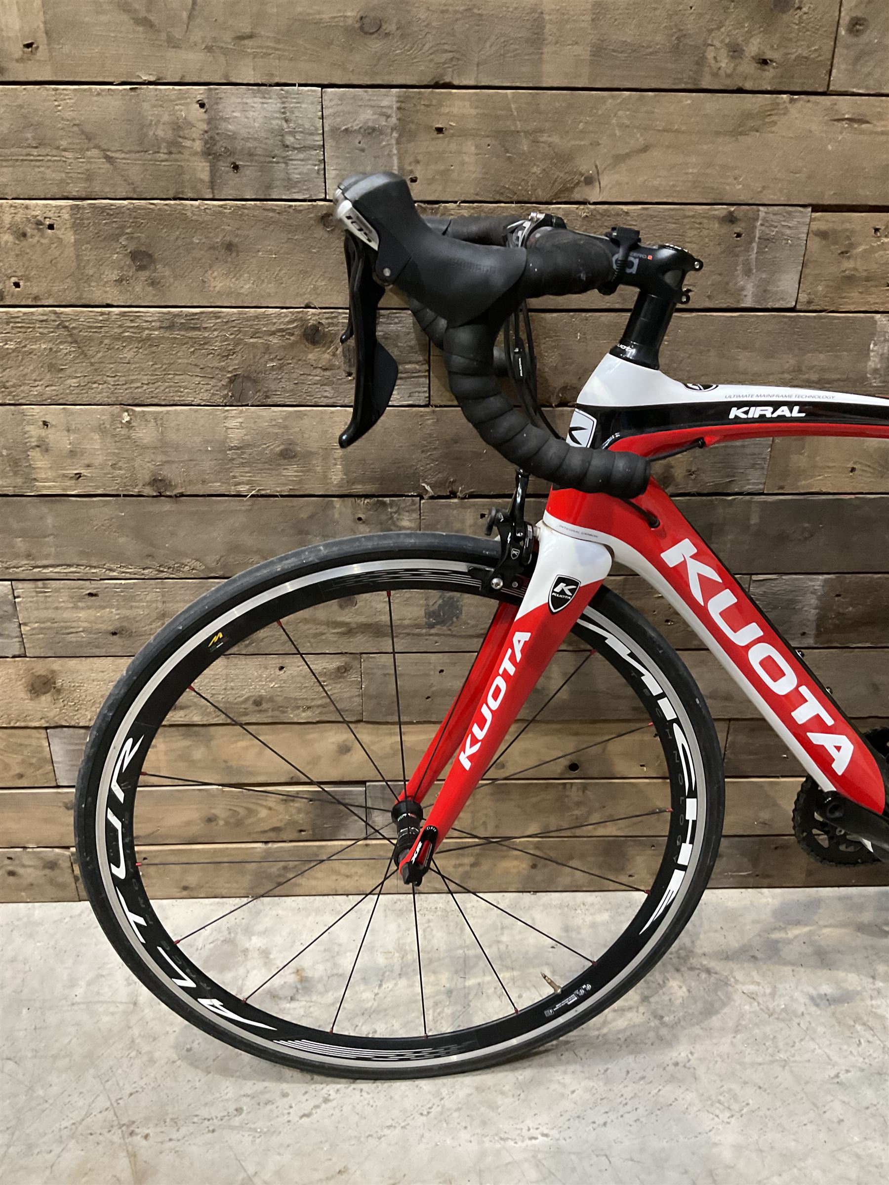 Kuota Kiral carbon fibre road bike, 22 speed