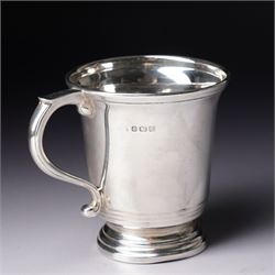 Silver christening mug  with loop handle engraved with initials H8cm Birmingham 1937 Maker...