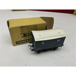 Hornby Dublo - 4620 Breakdown Crane No.133 in red with Match Trucks; boxed; another unboxed 4620 Breakdown Crane No.144 in black 'Cowans Sheldon' with Match Trucks; and nine Trackmaster goods wagons comprising three GW Open Wagons, two GW box vans, three NE Open Wagons and one NE Box Van; all boxed (11)