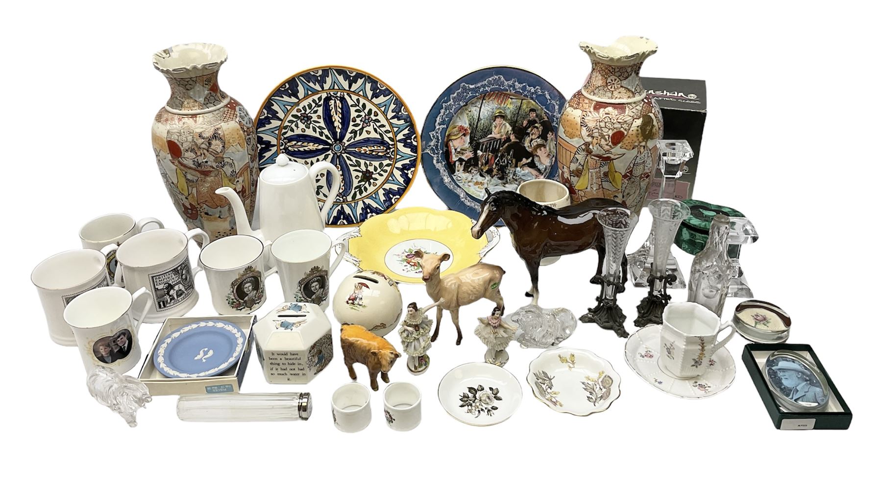 Quantity of ceramics to include Royal Doulton Bunnykins money box, Wedgwood Peter  Rabbit money box together with ceramics by Coalport, pair of oriental  vases, Beswick (all a/f), glassware, jewellery e - Collectors