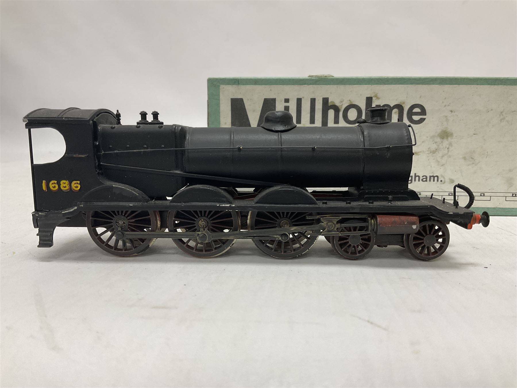 Millholme Models ‘00’ gauge - kit built GCR/LNER B5 Class 4-6-0 no.1686 steam locomotive and tender in LNER black; with original box 