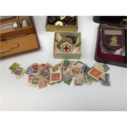 Coins, jewellery and miscellaneous collectables, including pendants, wristwatches, rings, pre decimal pennies, travelling toilet set, various buttons, etc. 