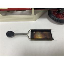 Mamod SA1 ‘Steam Roaster’ live steam car in cream and red, with original box 