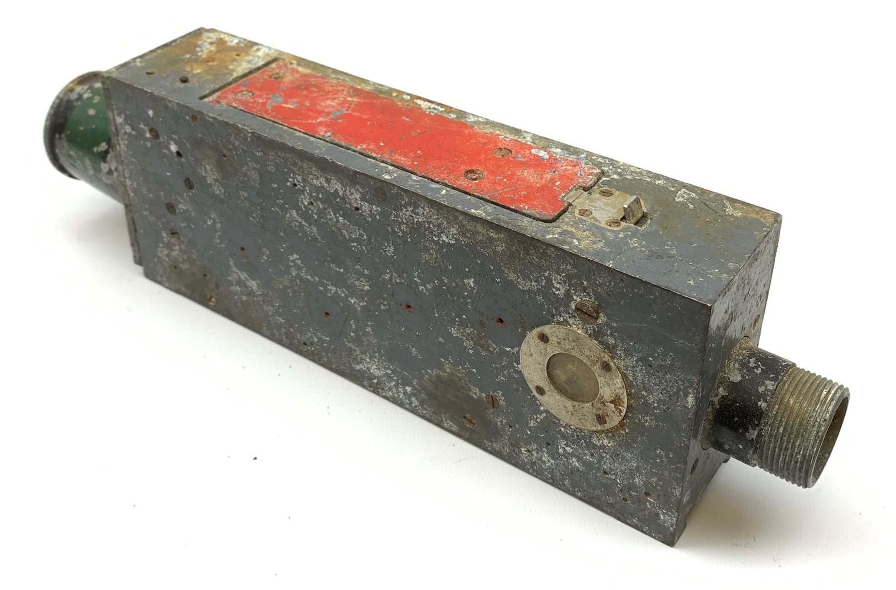 WW2 Air Ministry Williamson G45 short lens gun camera, as used by Spitfires, Hurricanes and Typhoons, ref.no. 14A/1390, serial no. 4369, containing magazine ref.no. 14A/1393, L31cm