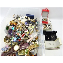  Ruskin silver mounted brooch, silver earrings, Butler & Wilson necklaces, cultured pearl necklaces, silver earrings, ladies Guess gold plated wristwatch, cased and a quantity of costume jewellery, fancy goods and accessories   