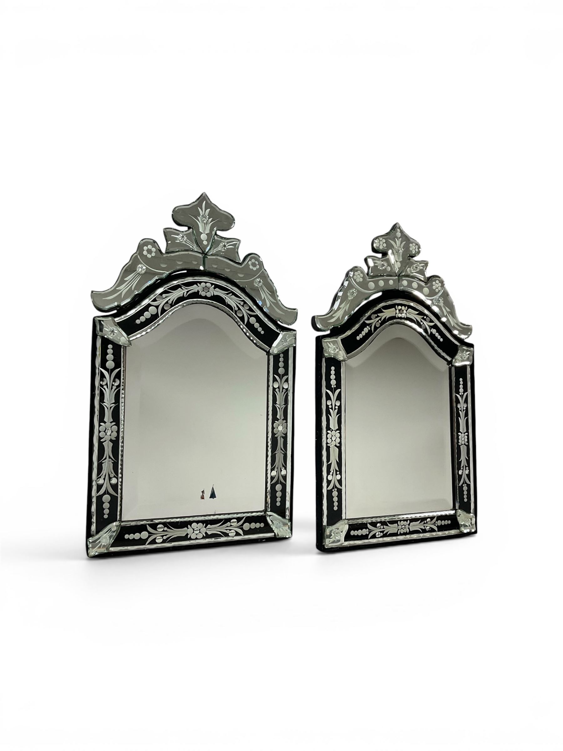 Pair of table mirrors, H52cm