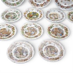 Set of four Royal Doulton Brambly Hedge Calendar plates, 2002-2005, together with ten year plates, 1996-2005 (14)