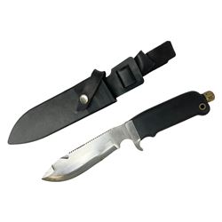 Wilkinson Sword Ray Mears type survival knife with 18cm steel saw-back blade and hard plastic sheath L35cm overall