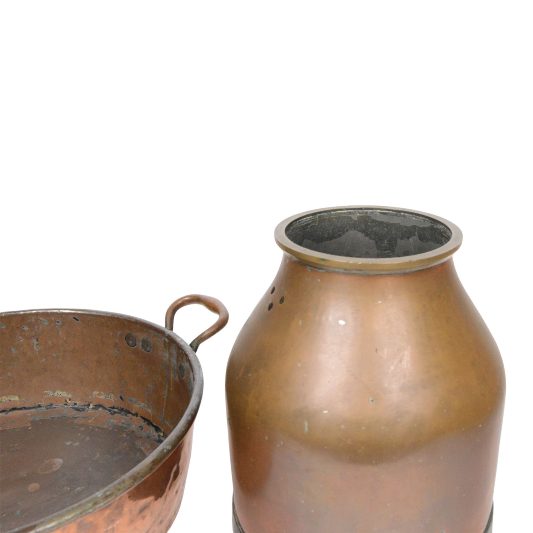 Large copper pan, together with milk churn, pan D48cm