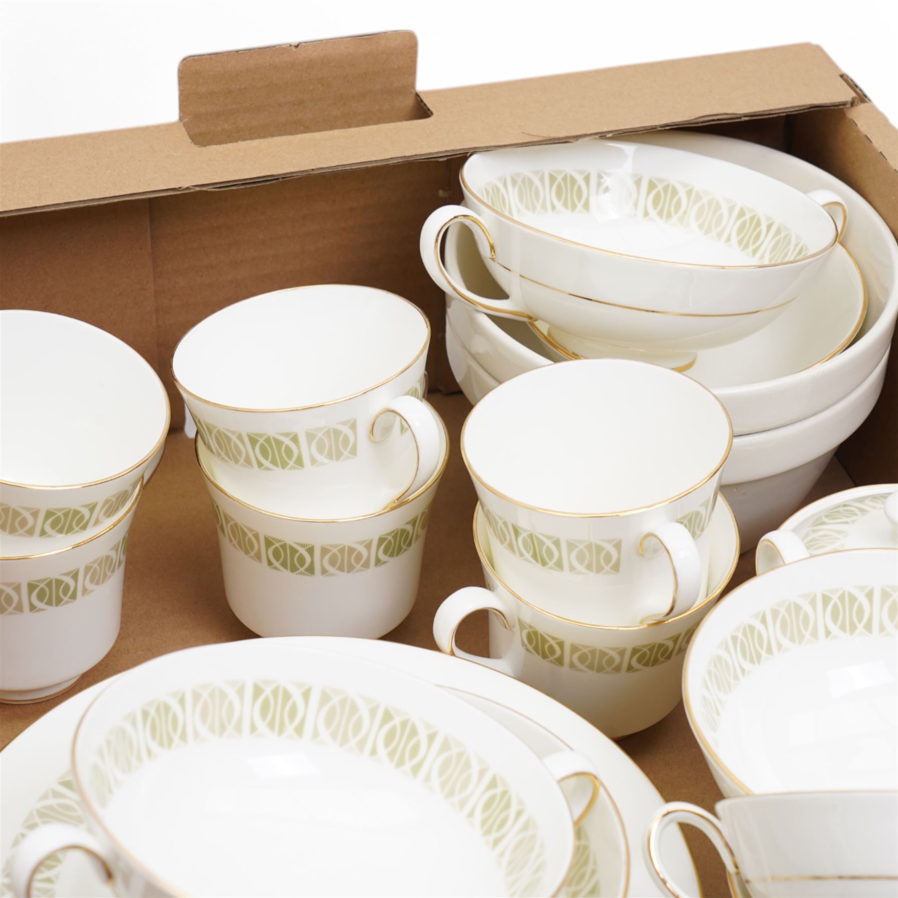 Tuscan Contessa pattern part tea and dinner service, including nine dinner plates, seven twin handled soup bowls, two milk jugs sauce boat and saucer etc in two boxes 