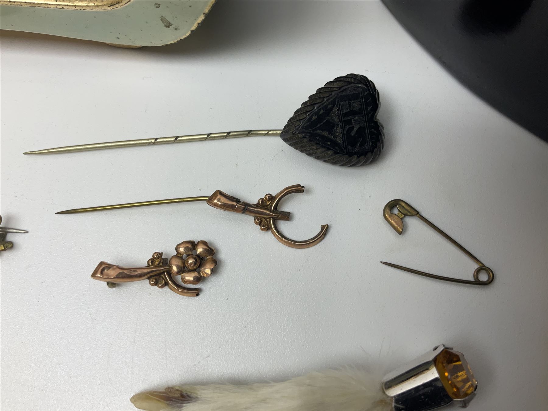 9ct gold and silver paste stone set ring, 9ct gold oddments and a collection of costume jewellery