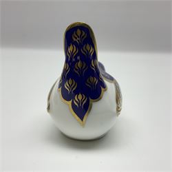 Royal Crown Derby paperweight in the form of a wren, with a gold stopper, H6cm