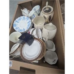 Royal Stafford part tea service, transfer printed Chinese blue and white plate, Pendelphin figures, Kundo clock, etc in three boxes