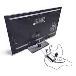 Panasonic TX-L42E6BK 42 inch flatscreen TV with Samsung soundbar