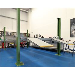 Bonar Series four post parking lift, model SA4T36, electrically operated with control box and hydraulic power unit, rated capacity 3,600 kg, three-phase power
