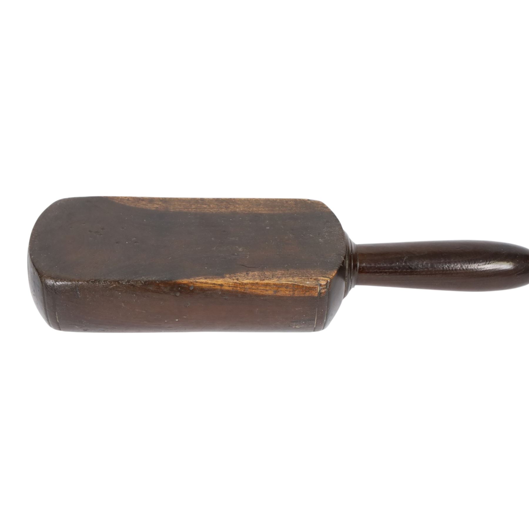 19th century elm linen smoother, of paddle form with turned handle, L37cm