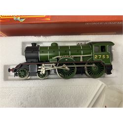 Hornby ‘00’ gauge - Class B17 4-6-0 ‘Manchester United’ locomotive no.2862 in LNER green; Class B17 4-6-0 ‘Leeds United’ locomotive no.61656 in BR green; Class D41/1 4-4-0 ‘Yorkshire’ locomotive no. 62700; Class 49/1 4-4-0 ‘Cheshire’ locomotive no.2753 in LNER green; in original boxes (4) 
