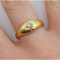 Early 20th century gold gypsy set single stone diamond ring, stamped 18ct