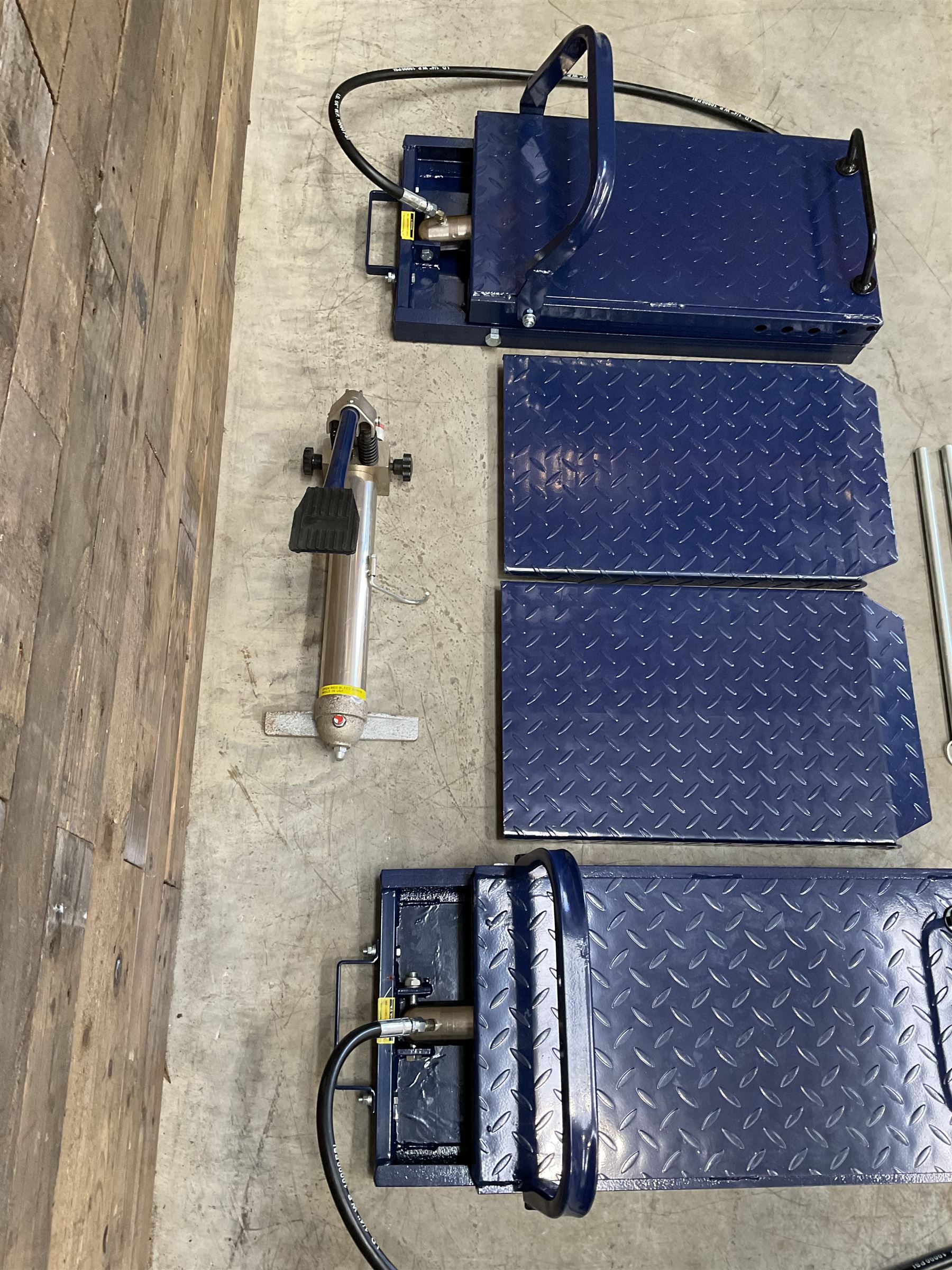 Heavy duty CR06XHD hydraulic vehicle car ramps