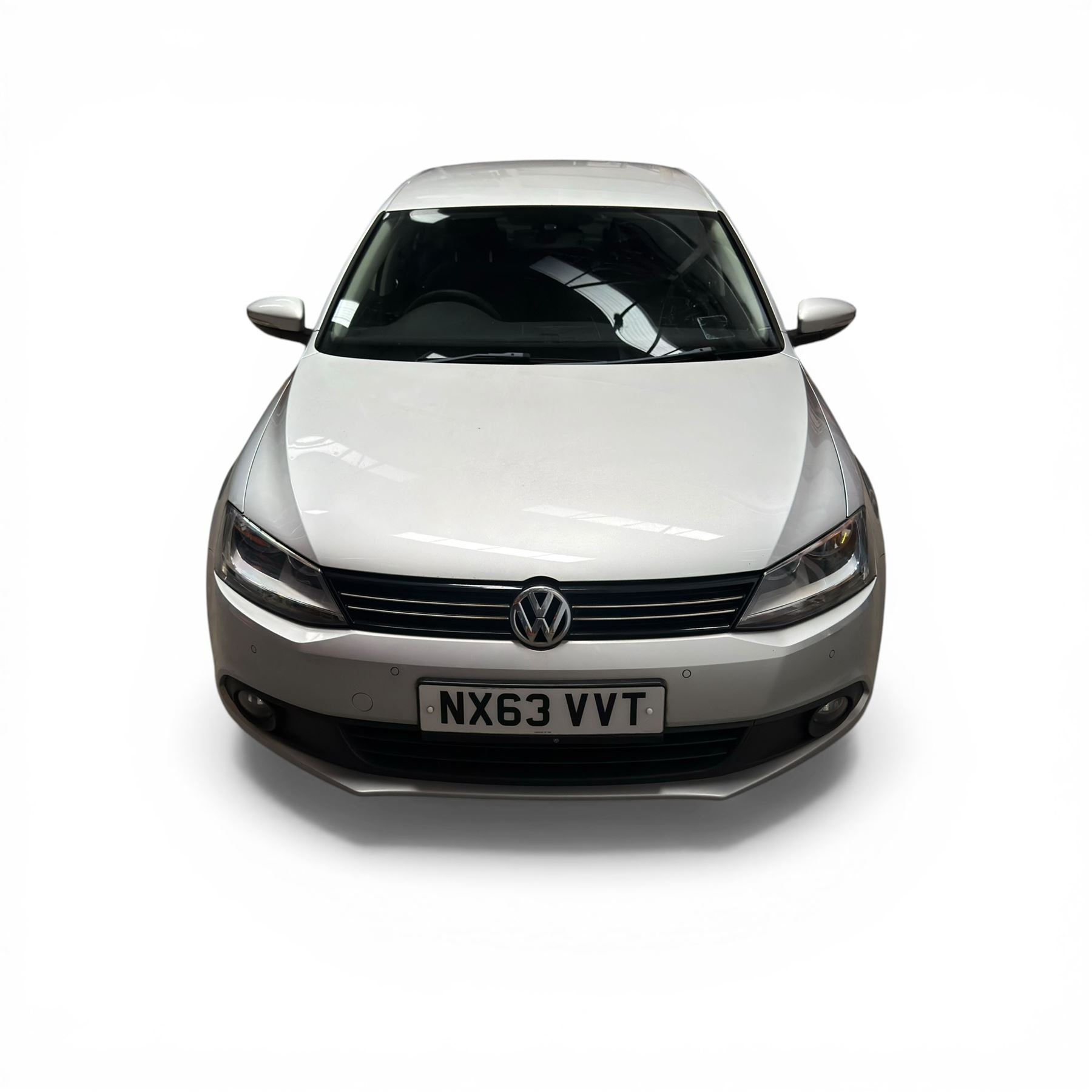 Volkswagen Jetta, 1.6 litre blue-motion diesel, 82000 miles, manual, silver, 2013, (NX63 VVT), MOT till 13 August 2026, £20 road tax, full VW service history, parking sensors, bluetooth - this vehicle is subject to 10% plus VAT buyers premium (12% in total)