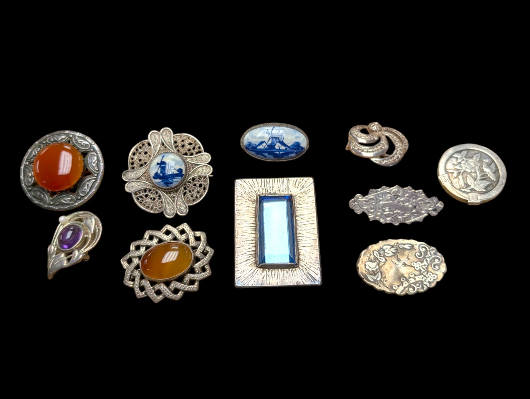 Collection of silver brooches, including stone set and Victorian examples