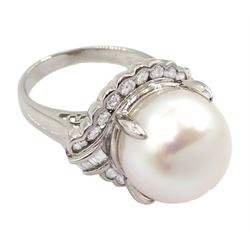 Platinum large south sea pearl ring, with baguette and round brilliant cut diamond surround, stamped Pt900, with World Gemological Institute report