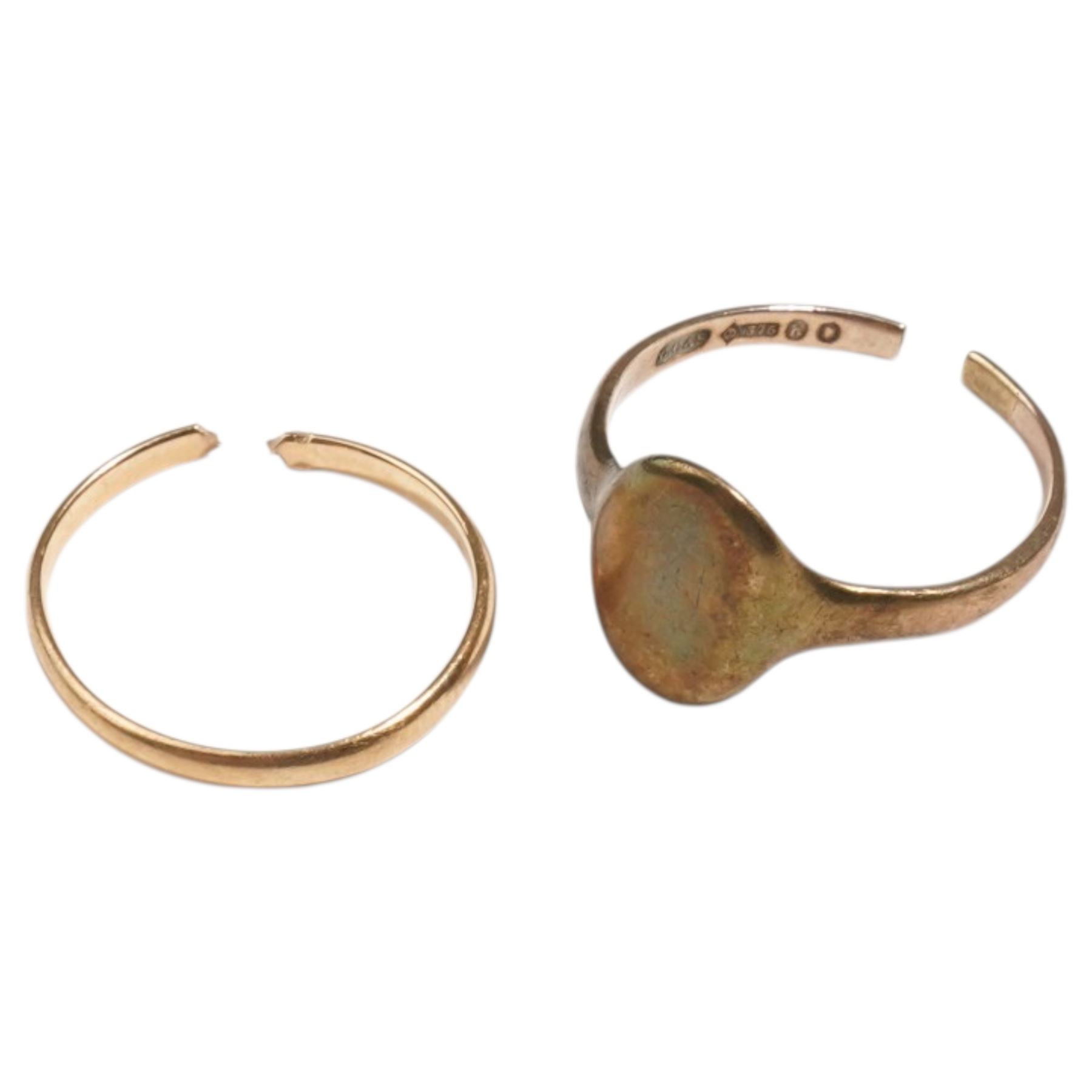 18ct gold wedding band and a 9ct gold signet ring