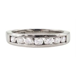 18ct white gold channel set seven stone round brilliant cut diamond ring, hallmarked, total diamond weight approx 0.35 carat