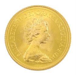 Queen Elizabeth II 1974 gold full sovere