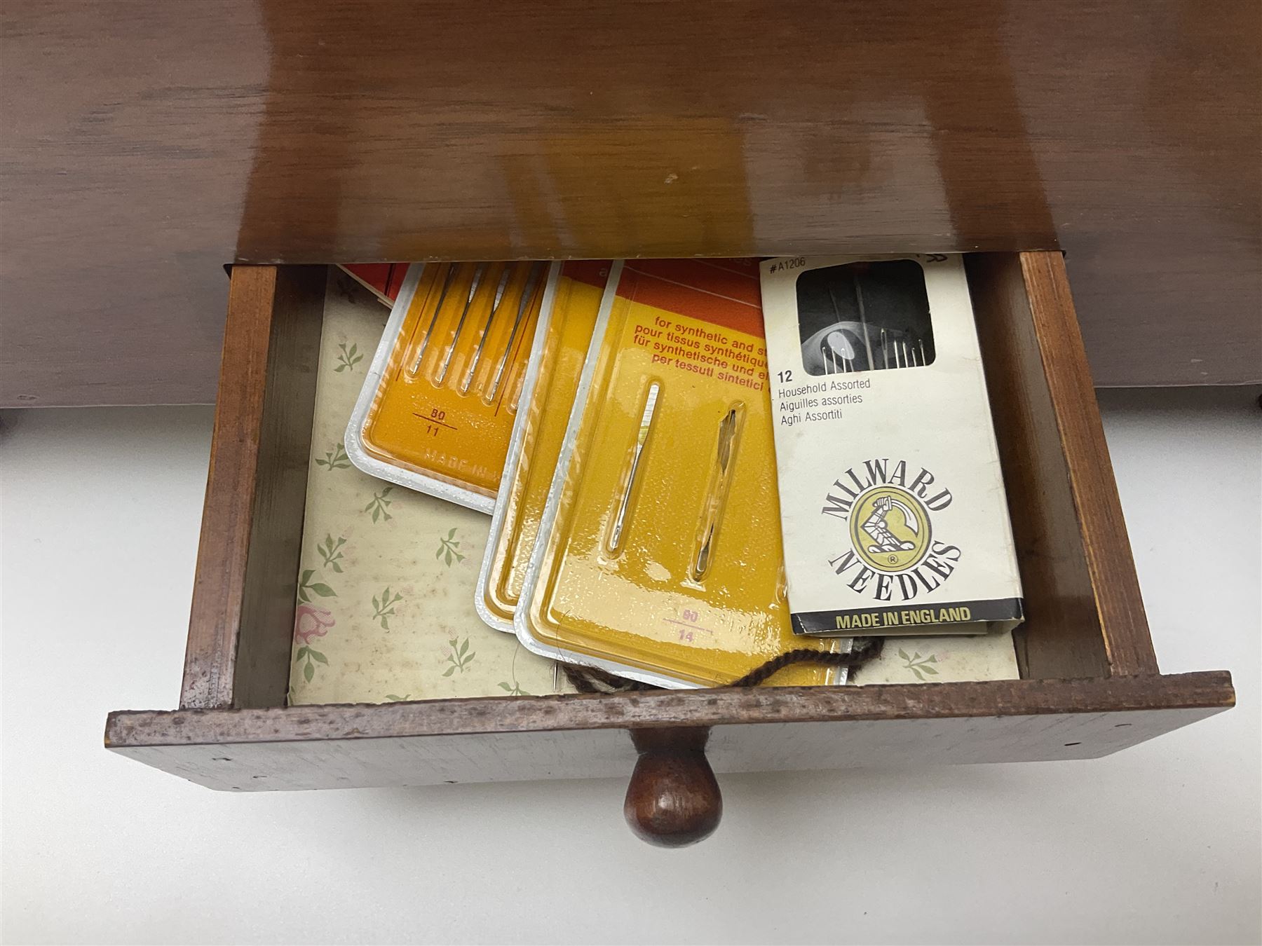 Husqvarna combina II sewing machine in case, with instruction manual and sewing box