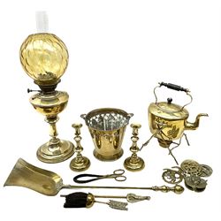 Brass spirit kettle with stand, together with brass oil lamp with a light amber coloured moulded glass shade H62cm, nine horse brasses etc.  