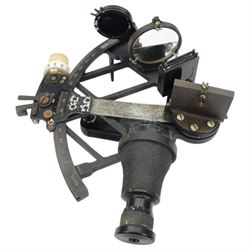 1940s Husun Plath sextant no. 25783 in black finish, contained in fitted wooden case with service label dated 1945