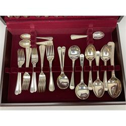 Canteen of Sheffield silver plate cutlery in wood case