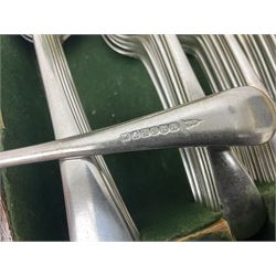 Walker and Hall silver plated canteen of cutlery, oak case, the hinged lid with a engraved brass shield , H12cm, L32cm