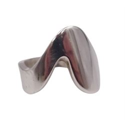 Georg Jensen silver modernist ring designed by Ole Ishøj, No. A 77B
