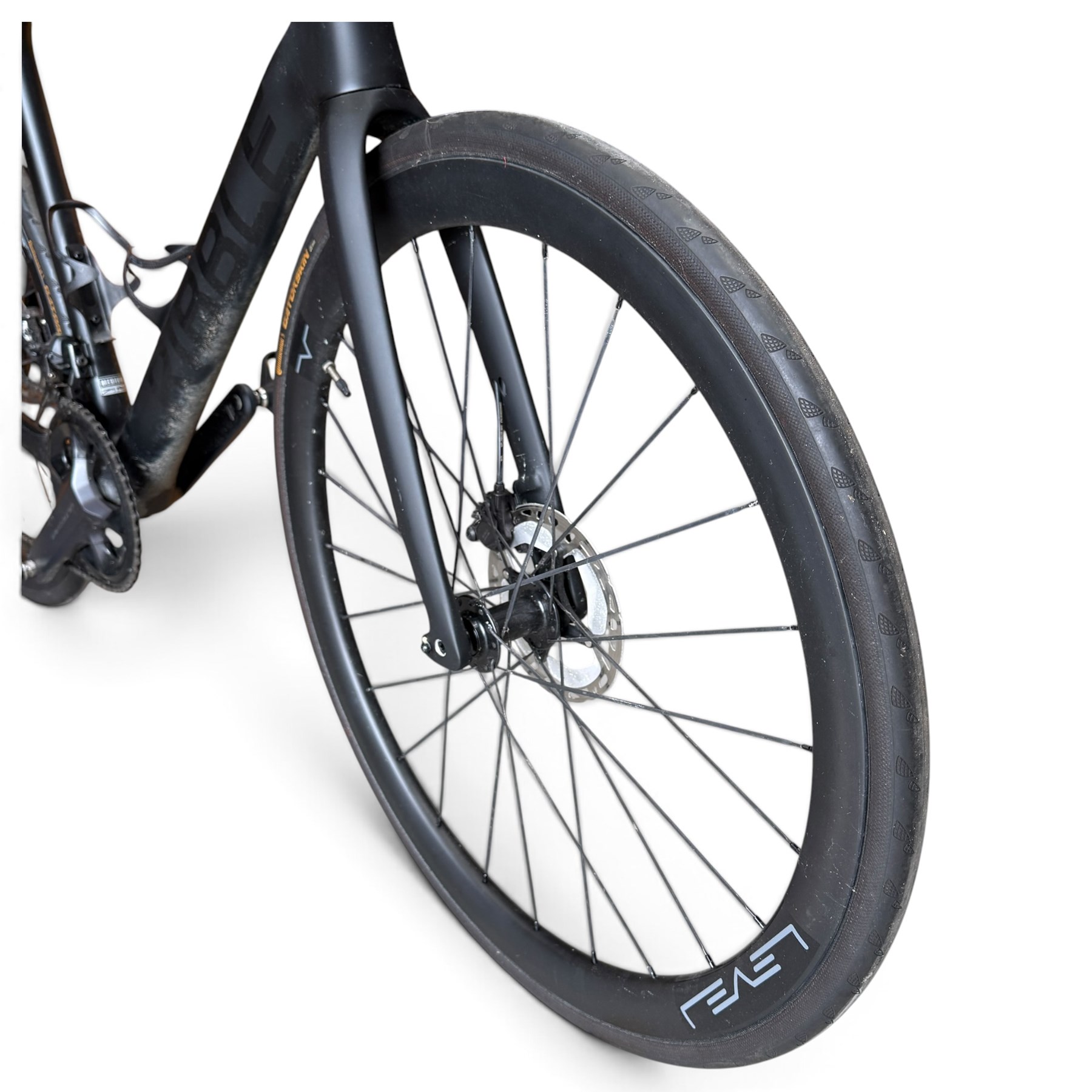 Ribble - Endurance SLR carbon bicycle, electronic gears, Garmin rally pedals, continental tyres, Shimano brakes, 2x12-speed, medium